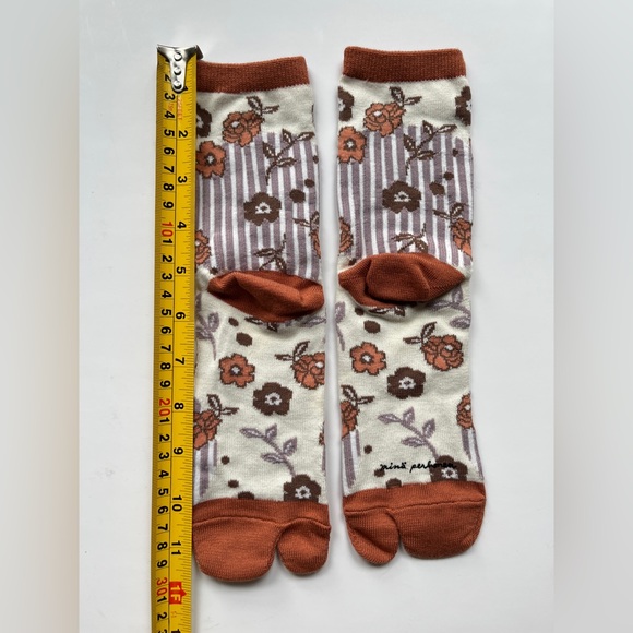 Japan brand Mina perhonen Floral Striped 
 Socks - Picture 2 of 5